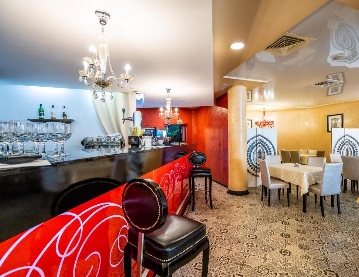 Hotel Tex Club بوتوساني المظهر الخارجي الصورة