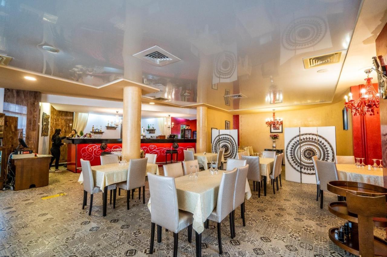 Hotel Tex Club بوتوساني المظهر الخارجي الصورة