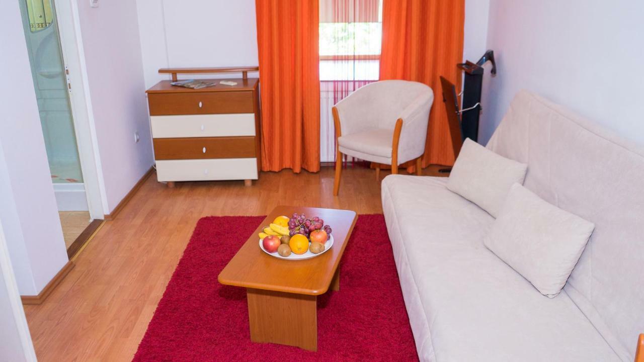 Hotel Tex Club بوتوساني المظهر الخارجي الصورة
