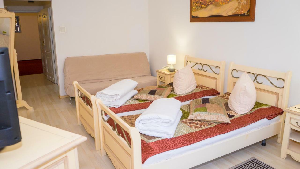 Hotel Tex Club بوتوساني المظهر الخارجي الصورة