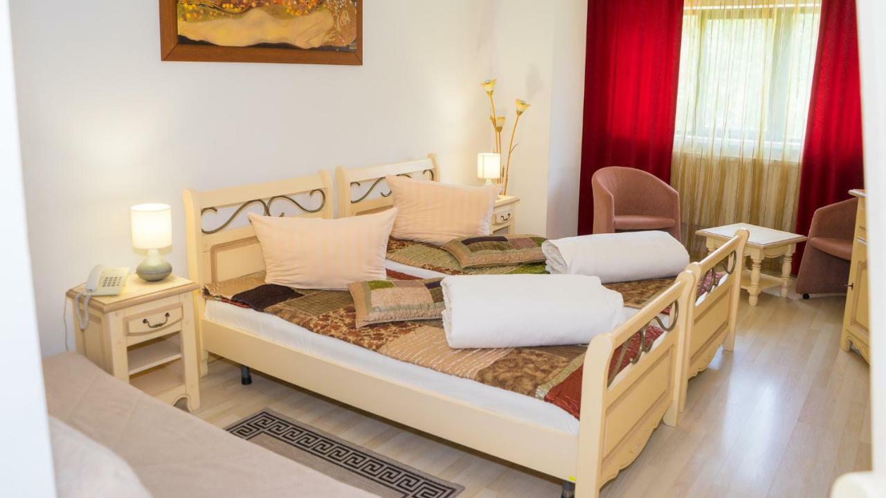 Hotel Tex Club بوتوساني المظهر الخارجي الصورة