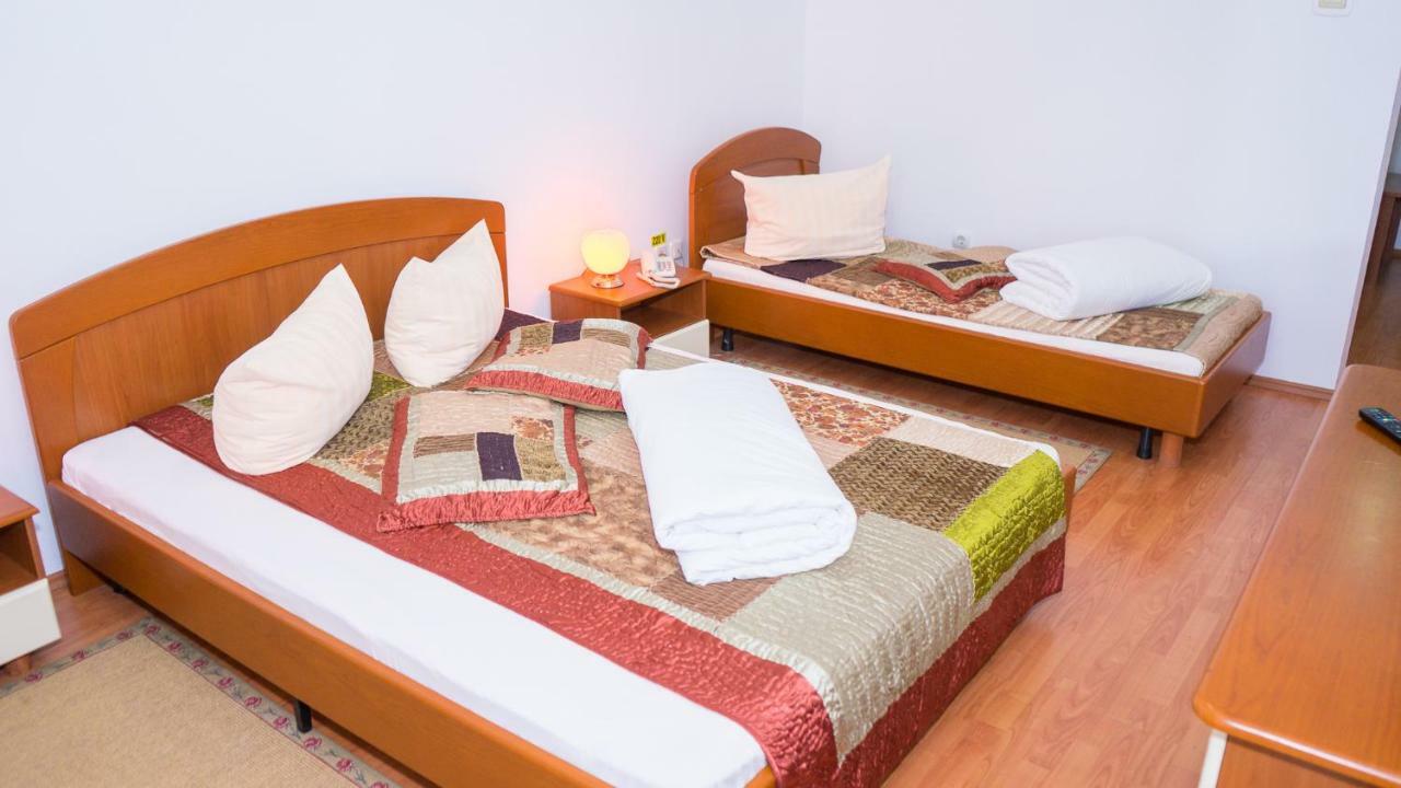 Hotel Tex Club بوتوساني المظهر الخارجي الصورة